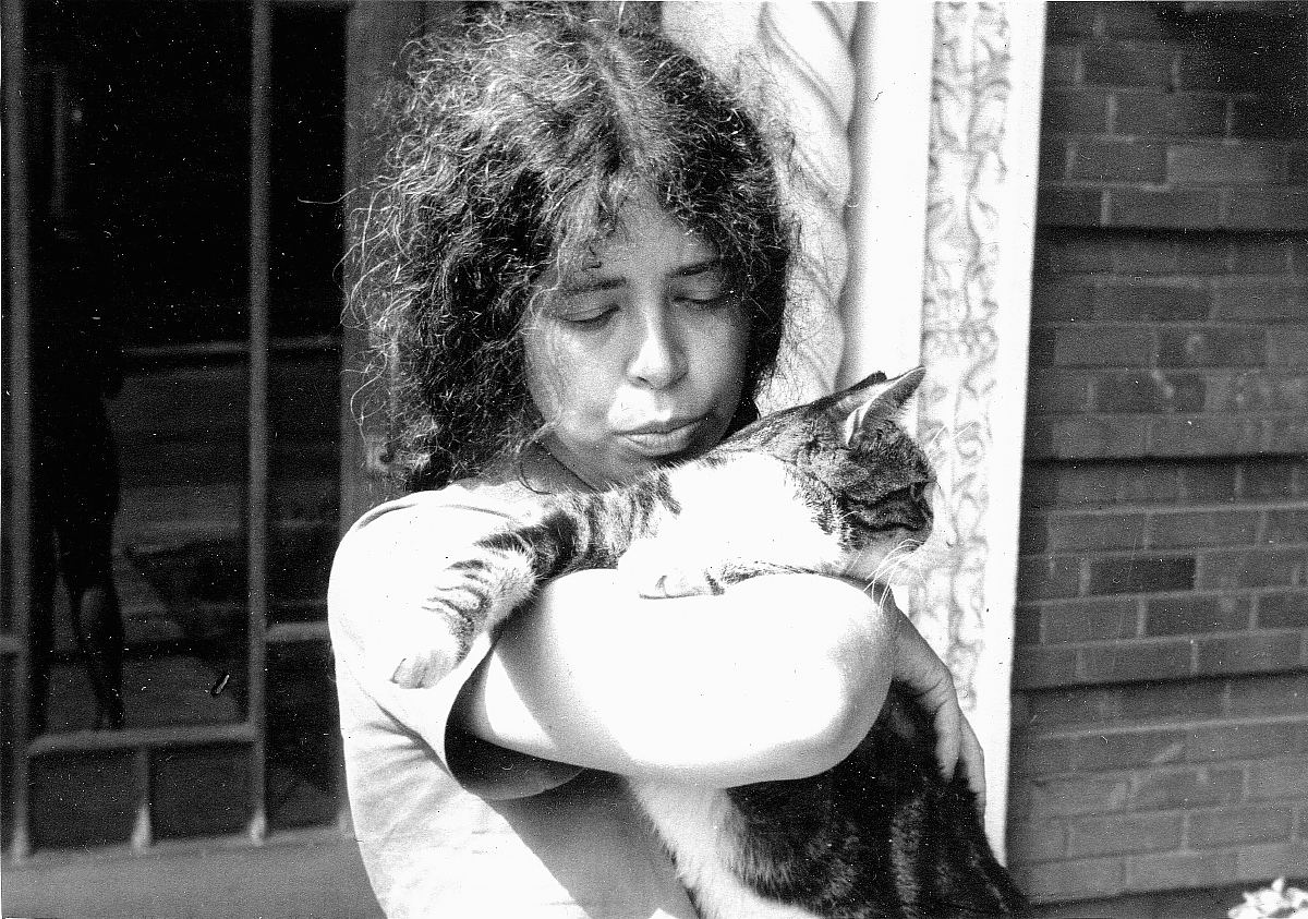 Hedy Muysson with cat