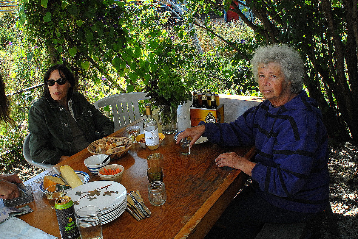 Mary Tough and Hedy Muysson in 2007