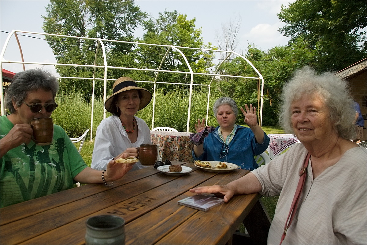 Hedy Muysson with friends at the farmers market in 2014